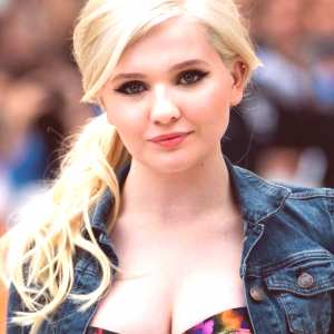 abigail-breslin Nude OnlyFans Leaks