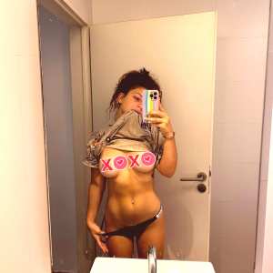 ailu-gonzalez Nude OnlyFans Leaks