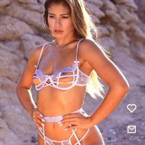 alejandra-urias Nude OnlyFans Leaks