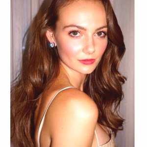 andi-matichak Nude OnlyFans Leaks