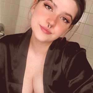 arielakuma Nude OnlyFans Leaks