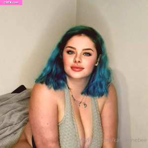 beckybeeofficial Nude OnlyFans Leaks