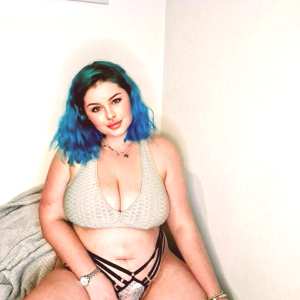 beckybeeofficial Nude OnlyFans Leaks