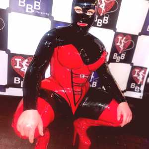 bee-the-rubber-doll Nude OnlyFans Leaks