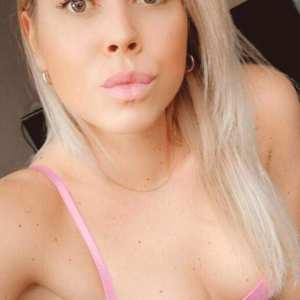 benzpaula Nude OnlyFans Leaks