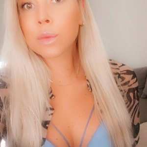 benzpaula Nude OnlyFans Leaks