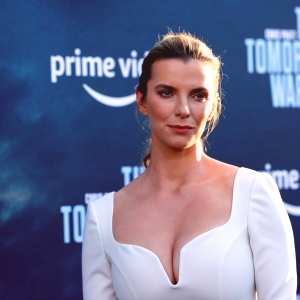 betty-gilpin Nude OnlyFans Leaks