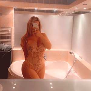 Bimbo Bunny 2000 Nude Leaks Onlyfans