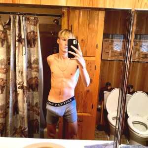 blondeboybradfree Nude OnlyFans Leaks