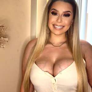 blondiemami Nude OnlyFans Leaks