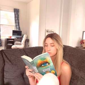 books-withari Nude OnlyFans Leaks