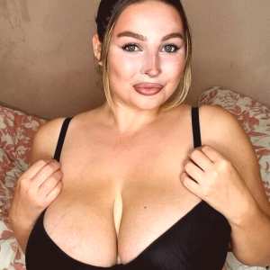 britishlucy Nude OnlyFans Leaks