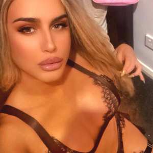 candicev77 Nude OnlyFans Leaks