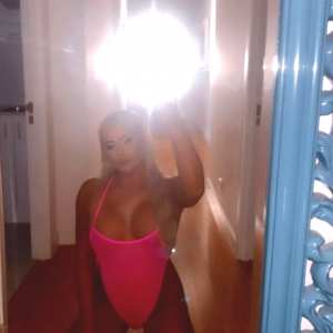 candicev77 Nude OnlyFans Leaks