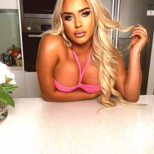 candicev77 Nude OnlyFans Leaks