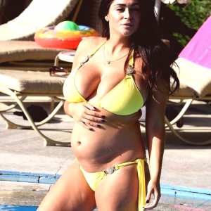 casey-batchelor Nude OnlyFans Leaks