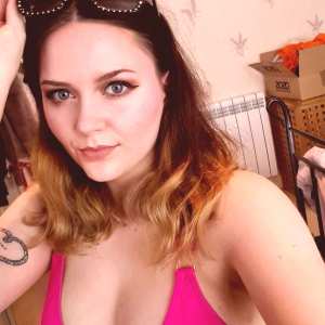 chloe-louise-holt Nude OnlyFans Leaks