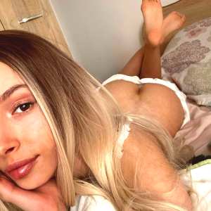 cristina-maria Nude OnlyFans Leaks