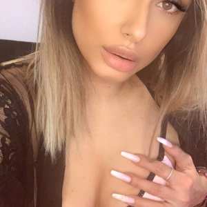 crystalnoir-vip Nude OnlyFans Leaks