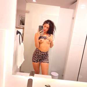 curlykarol Nude OnlyFans Leaks