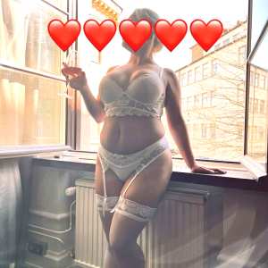 curvy-saraa Nude OnlyFans Leaks