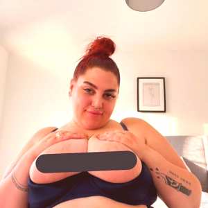 curvycamgirl22 Nude OnlyFans Leaks