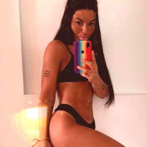 delfi-granatto Nude OnlyFans Leaks