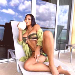 dollycastro-1 Nude OnlyFans Leaks