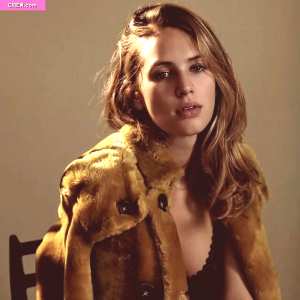 dylan-penn Nude OnlyFans Leaks