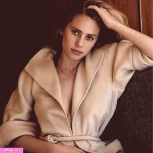 dylan-penn Nude OnlyFans Leaks