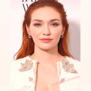 eleanor-tomlinson Nude OnlyFans Leaks