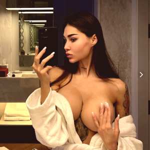 elizabeth-definy Nude OnlyFans Leaks