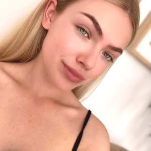 ellie-miss Nude OnlyFans Leaks