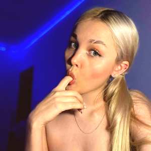 emilycandy1 Nude OnlyFans Leaks