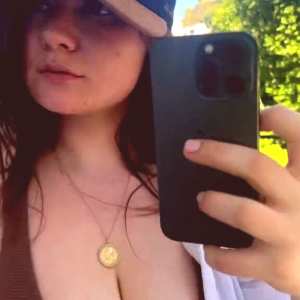 emma-kenney Nude OnlyFans Leaks