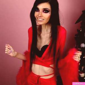 eugenia-cooney Nude OnlyFans Leaks