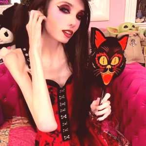 eugenia-cooney Nude OnlyFans Leaks