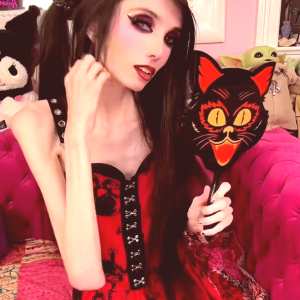 eugenia-cooney Nude OnlyFans Leaks