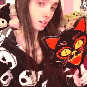 eugenia-cooney Nude OnlyFans Leaks