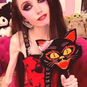 eugenia-cooney Nude OnlyFans Leaks