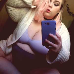 fatstonerchick-free Nude OnlyFans Leaks