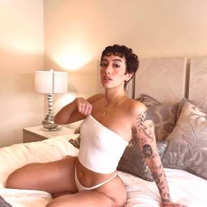 gianna-evelyn Nude OnlyFans Leaks