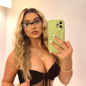 gisselle-next-door Nude OnlyFans Leaks