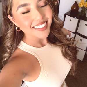 gisselle-next-door Nude OnlyFans Leaks