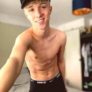 handsometroyxxlfree Nude OnlyFans Leaks