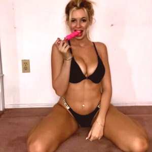 hannahsiegel2 Nude OnlyFans Leaks