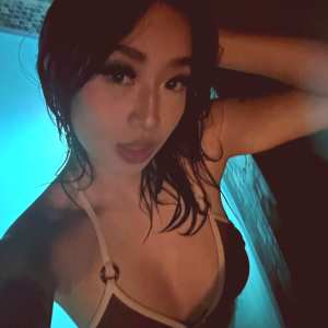 harmonee-yang Nude OnlyFans Leaks