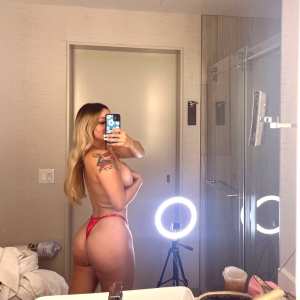 hawaii-hailey Nude OnlyFans Leaks