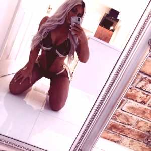holly-hagan Nude OnlyFans Leaks