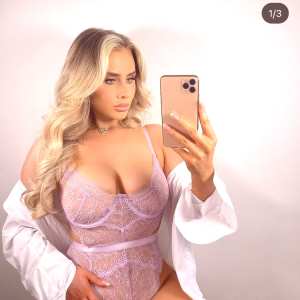 holly-mcallister Nude OnlyFans Leaks